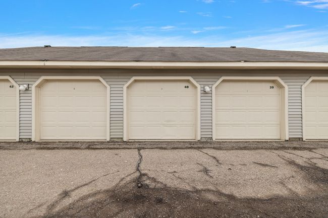 12303 Pinehurst Ln, Condo with 2 bedrooms, 2 bathrooms and null parking in Grand Blanc MI | Image 39