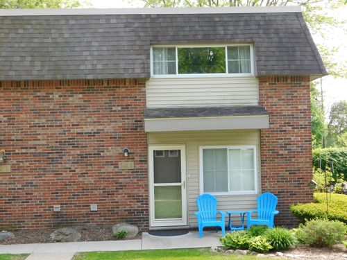 b-543 Longshore Dr, Ann Arbor, MI, 48105-4603 | Card Image