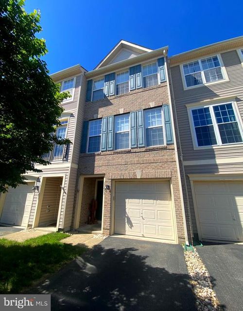 15651 John Diskin Cir, WOODBRIDGE, VA, 22191-6534 | Card Image