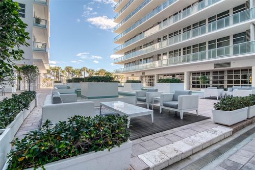 apt-203-3737 Collins Ave, Miami Beach, FL, 33140-4051 | Card Image