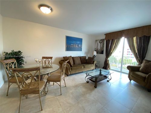 b502-7270 N Kendall Dr, Miami, FL, 33156-7810 | Card Image