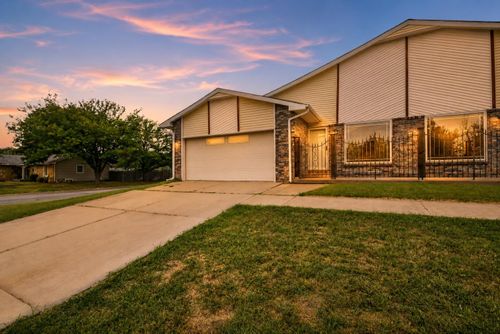 8702 E Longlake, Wichita, KS, 67207 | Card Image