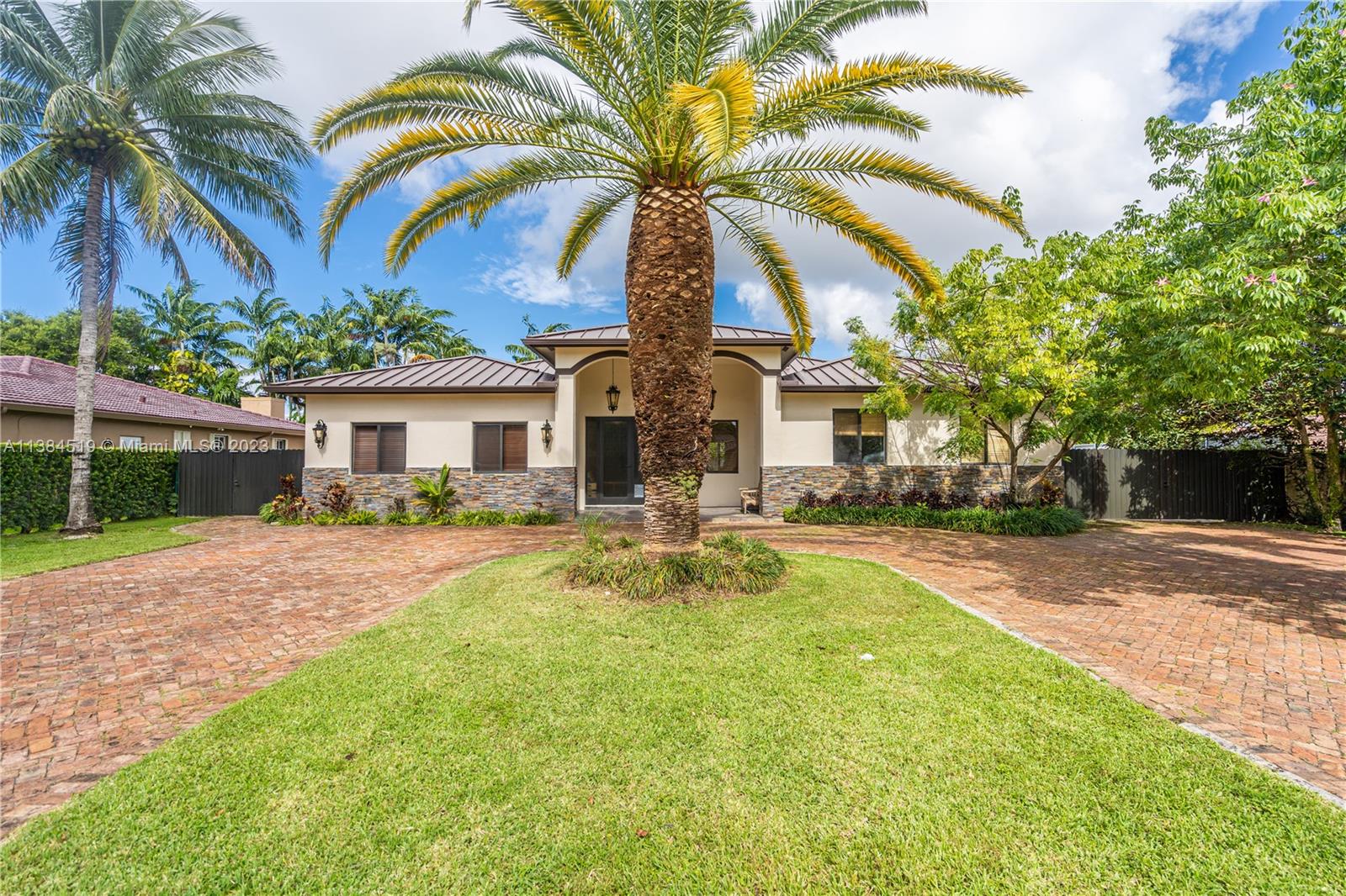 2602 Sw 110th Ct, For Sale in Miami Zoocasa