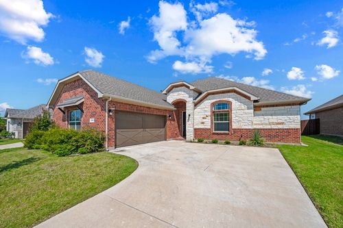 1303 Deer Hollow Dr, Arlington, TX, 76002-5090 | Card Image