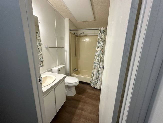 Bathroom | Image 16