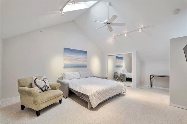 Loft - bedroom/office/playroom | Image 18