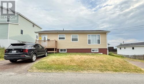 13 Irving St, Grand Falls-Windsor, NL, A2B1H1 | Card Image