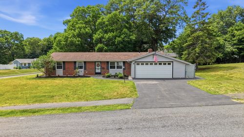 4 Surrey Ln, Peabody, MA, 01960-2032 | Card Image