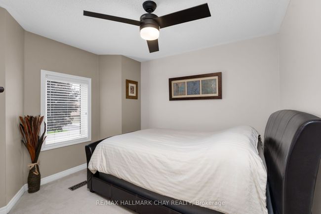383 Hewitt Cir, House other with 3 bedrooms, 3 bathrooms and 4 parking in Newmarket ON | Image 25