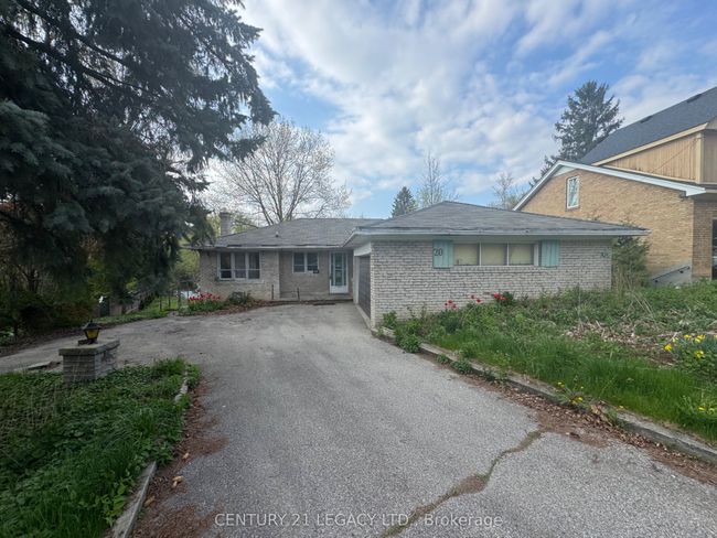 20 Leland Ave, House other with 3 bedrooms, 1 bathrooms and 4 parking in Etobicoke ON | Image 6