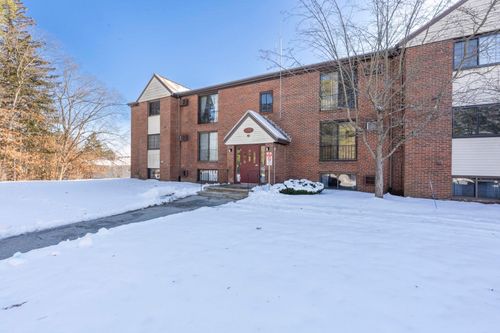 apt-201-12 English Village Rd, Manchester, NH, 03102-2406 | Card Image