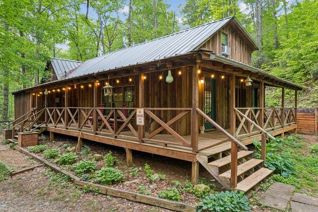 85 Clear Lake Ct, Home with 3 bedrooms, 2 bathrooms and null parking in Ellijay GA | Image 5