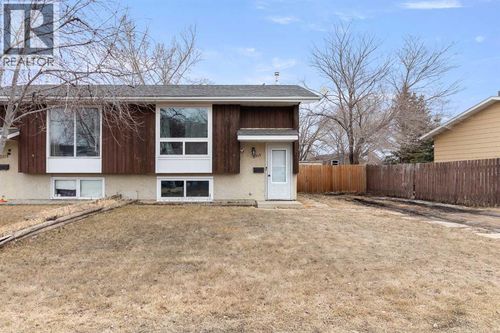 2713 47 Ave, Lloydminster, SK, S9V1H3 | Card Image