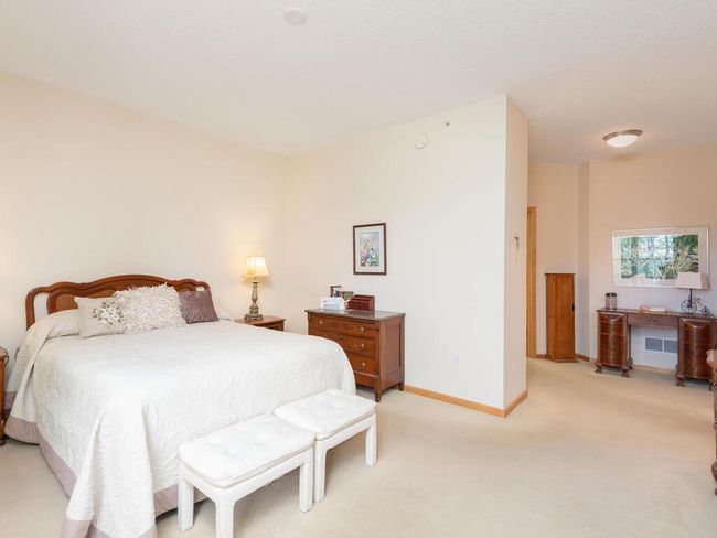 APT-210 - 8292 Labont Way, Condo with 2 bedrooms, 2 bathrooms and null parking in Eden Prairie MN | Image 18