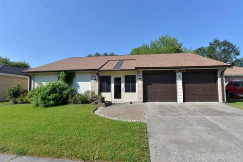 16822 Carrack Turn Dr, Friendswood, TX, 77546-2311 | Card Image