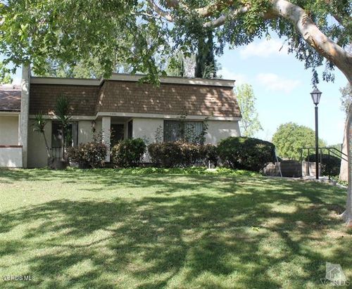 2866 Lakeridge Ln, Westlake Village, CA, 91361-3304 | Card Image
