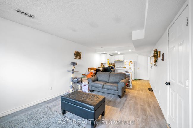 679 Frobisher Crt, House attached with 5 bedrooms, 3 bathrooms and 4 parking in Oshawa ON | Image 34