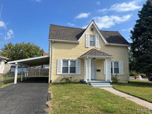 1050 Tremont St, Alton, IL, 62002-6748 | Card Image