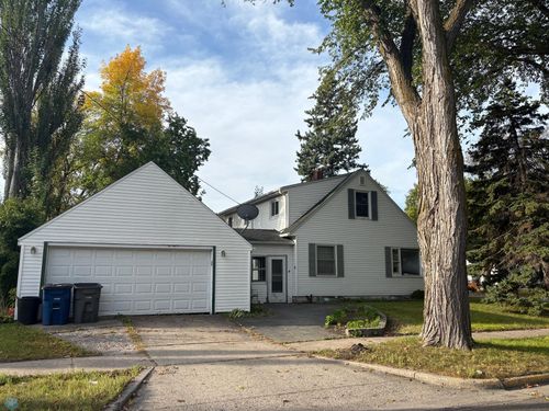 1402 4th St S, Moorhead, MN, 56560-4030 | Card Image