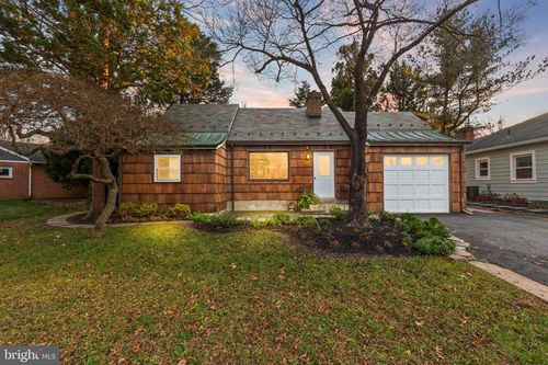 216 Park Ave, MOUNT JOY, PA, 17552-1526 | Card Image