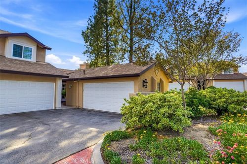 22933 Banyan, Saugus, CA, 91390 | Card Image