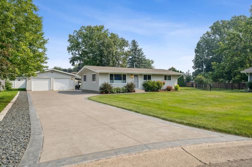 1001 Lincoln Ln, Hudson, WI, 54016-1930 | Card Image