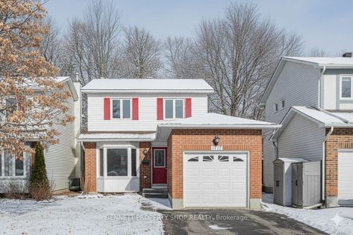 {{alt}} | Card Image