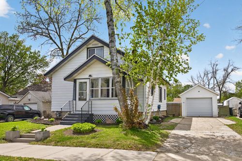 616 6th St Se, Rochester, MN, 55904-4826 | Card Image