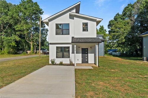212 S Carter St, Liberty, NC, 27298-3138 | Card Image