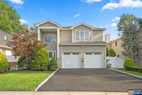 15 Laurel Ave, Dumont, NJ, 07628-1710 | Card Image