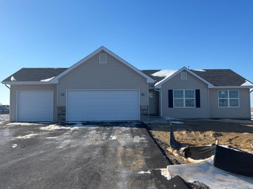 210 Autumnwood Ln, DAVIS JUNCTION, IL, 61020-9449 | Card Image