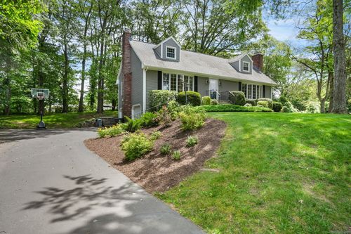 29 Saybrook Rd, Trumbull, CT, 06611-4927 | Card Image