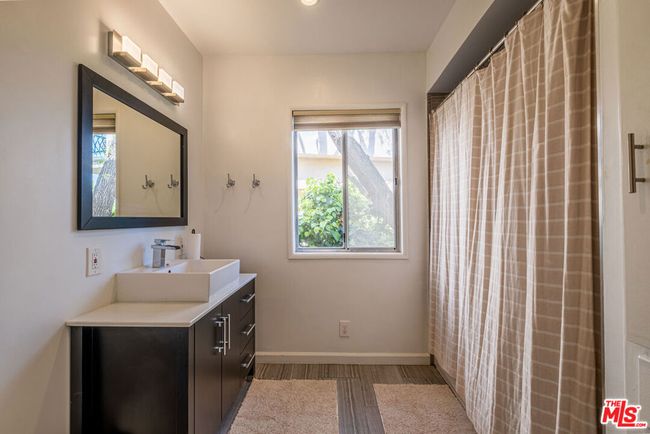 14563 Round Valley Dr, House other with 4 bedrooms, 2 bathrooms and 2 parking in Sherman Oaks CA | Image 16