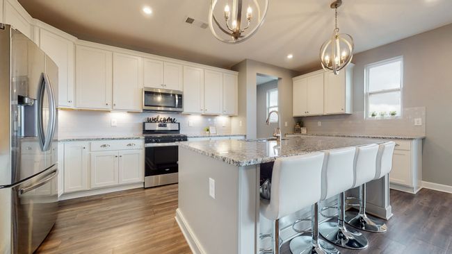 Large island, and all stainless appliances are included | Image 10