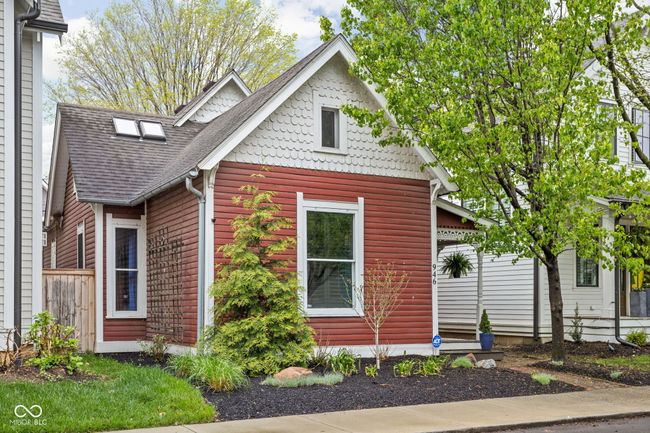 View of side of home | Image 33