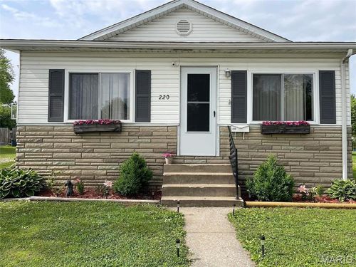 220 Walnut St, Roxana, IL, 62084-1036 | Card Image