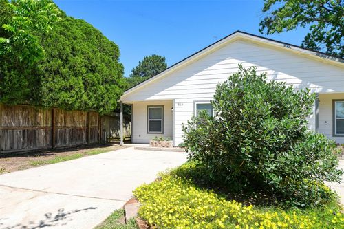 518 Moore St, Tomball, TX, 77375-4868 | Card Image