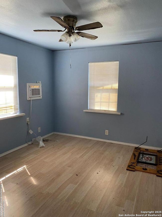 1506 Hough, House other with 3 bedrooms, 1 bathrooms and null parking in Adkins TX | Image 13