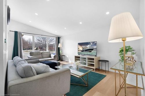 37 Lilacside Dr, Hamilton, ON, L8V2L5 | Card Image