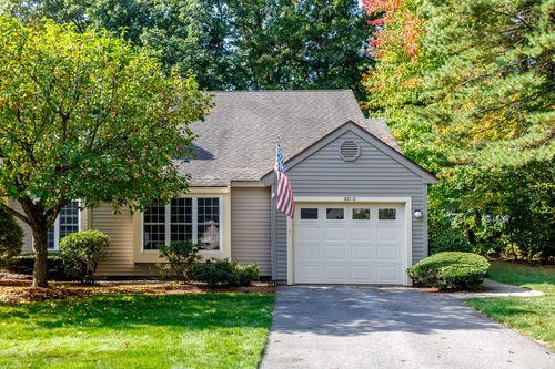 303d-303 Ridgefield Circle, Clinton, MA, 01510 | Card Image