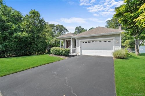 7 Cantoni Ct, Babylon, NY, 11703-3603 | Card Image