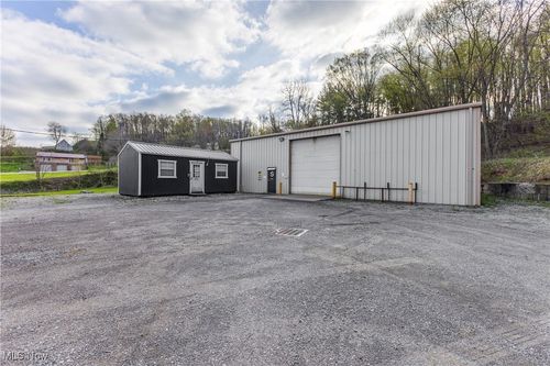 65 Misty Ln, Chester, WV, 26034-2126 | Card Image