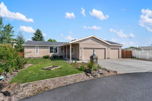 717 Ne Ute Court, Redmond, OR, 97756 | Card Image