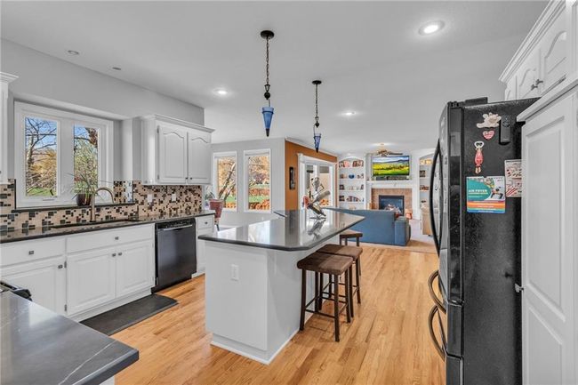 5712 Payne St, House other with 5 bedrooms, 5 bathrooms and null parking in Shawnee KS | Image 6