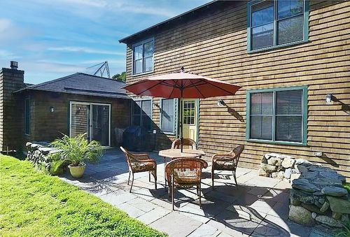 61 Howland Ave, Jamestown, RI, 02835-1219 | Card Image