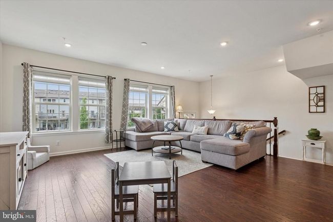 468 Rowan St, Townhouse with 3 bedrooms, 4 bathrooms and null parking in WARMINSTER PA | Image 4