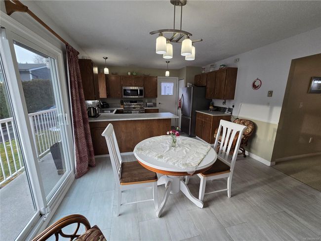 7071 Mc Dougal Pl, House other with 4 bedrooms, 3 bathrooms and 2 parking in Port Hardy BC | Image 17