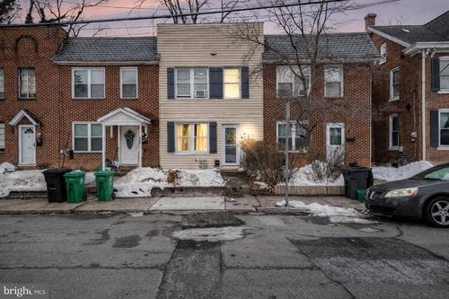 824 N West St, CARLISLE, PA, 17013-1434 | Card Image