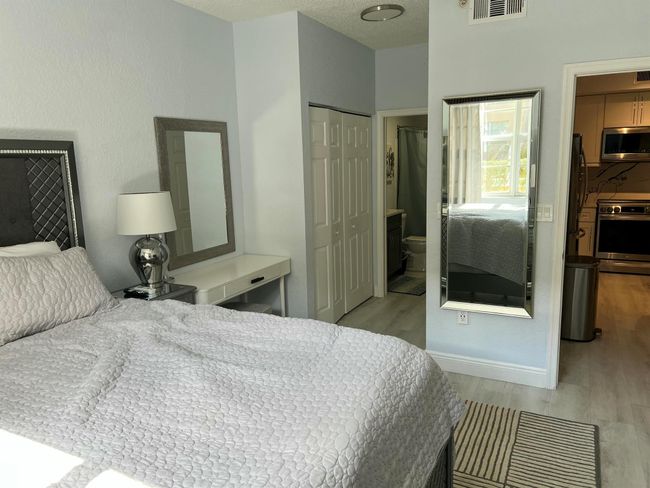 APT-112 - 1805 N Flagler Dr, Condo with 2 bedrooms, 2 bathrooms and null parking in West Palm Beach FL | Image 9