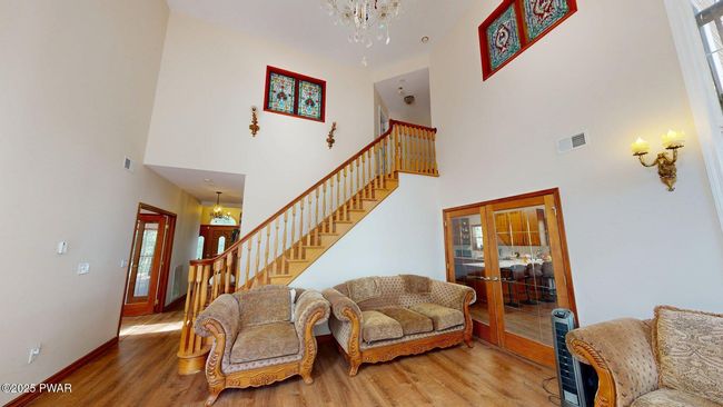 living room | Image 23